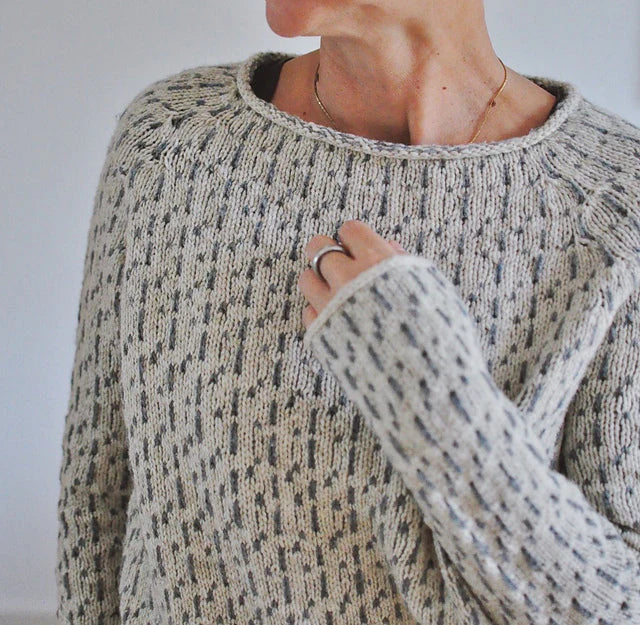 Amber | Relaxed Textured Long Sleeve Crew Neck Knit Sweater