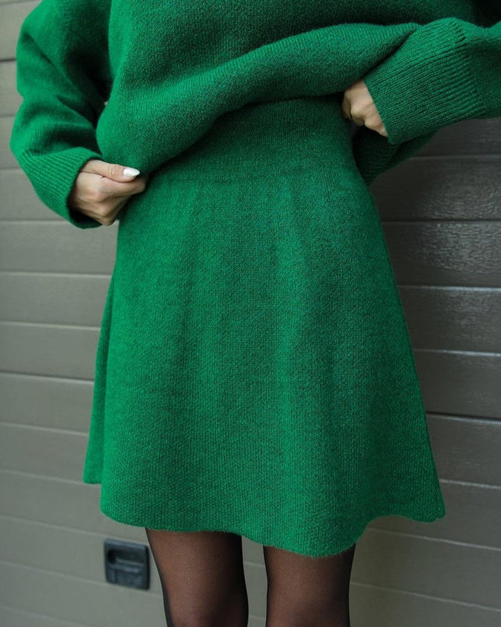 Anna | Graceful Oversized Knit Sweater and Mini Skirt Set