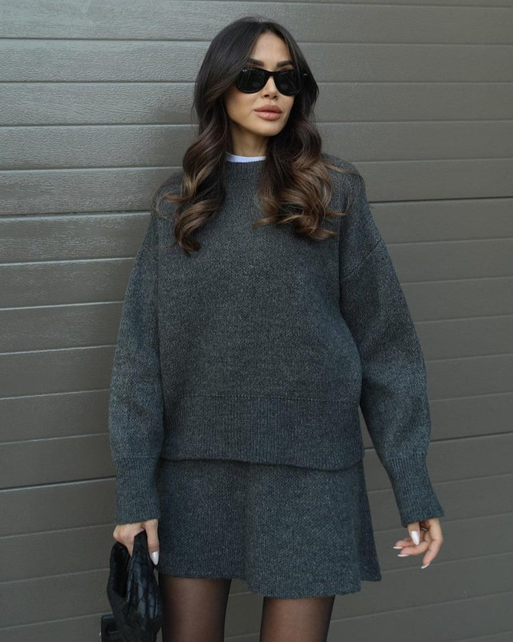 Anna | Graceful Oversized Knit Sweater and Mini Skirt Set
