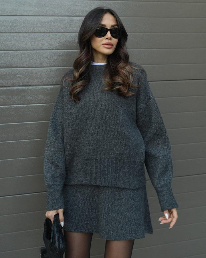 Anna | Graceful Oversized Knit Sweater and Mini Skirt Set