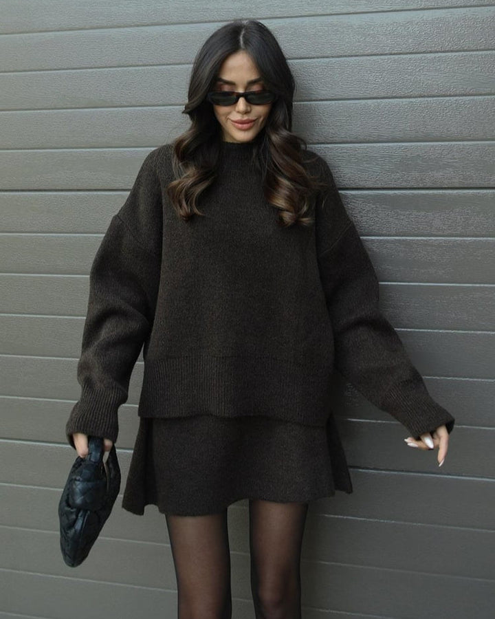 Anna | Graceful Oversized Knit Sweater and Mini Skirt Set
