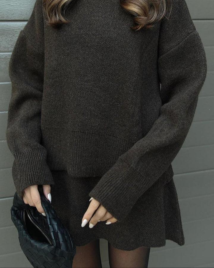 Anna | Graceful Oversized Knit Sweater and Mini Skirt Set
