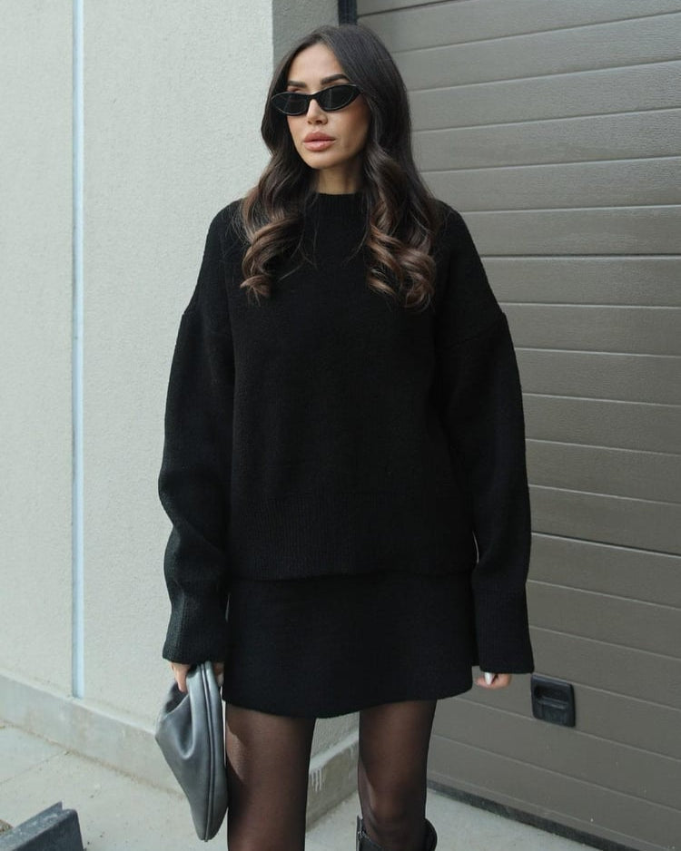 Anna | Graceful Oversized Knit Sweater and Mini Skirt Set