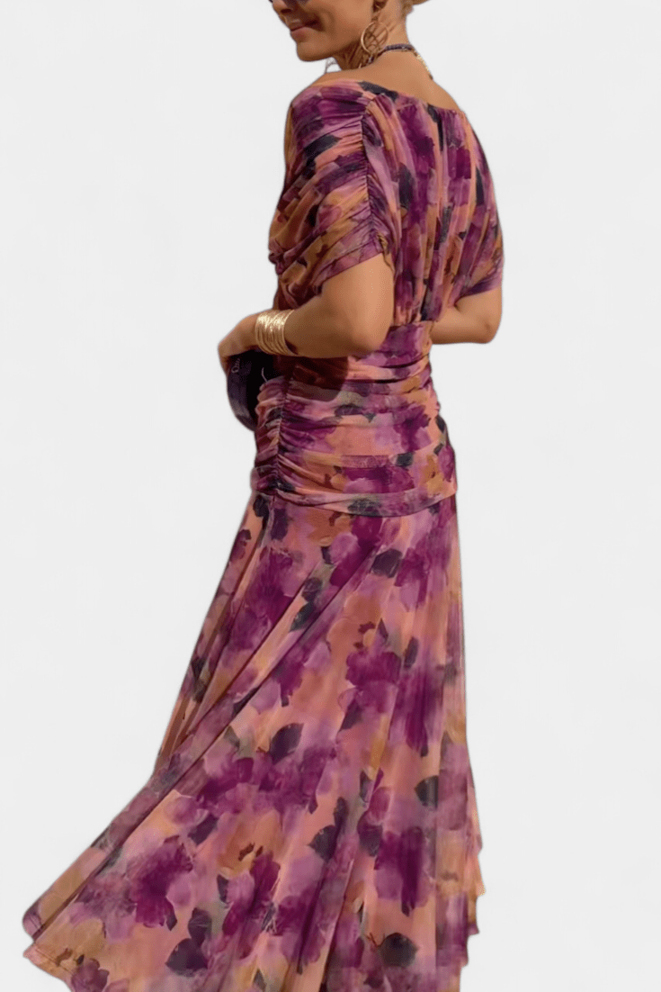 Aya | Elegant Off-Shoulder Kjole til Julefrokost med Plisseret Nederdel