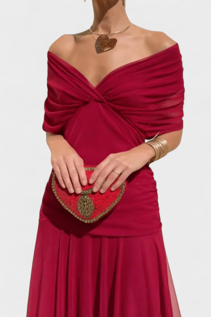 Aya | Elegant Off-Shoulder Kjole til Julefrokost med Plisseret Nederdel