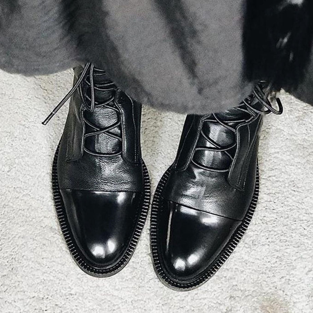 Aya | Elegant Snørede Ankelstøvler med Cap-Toe