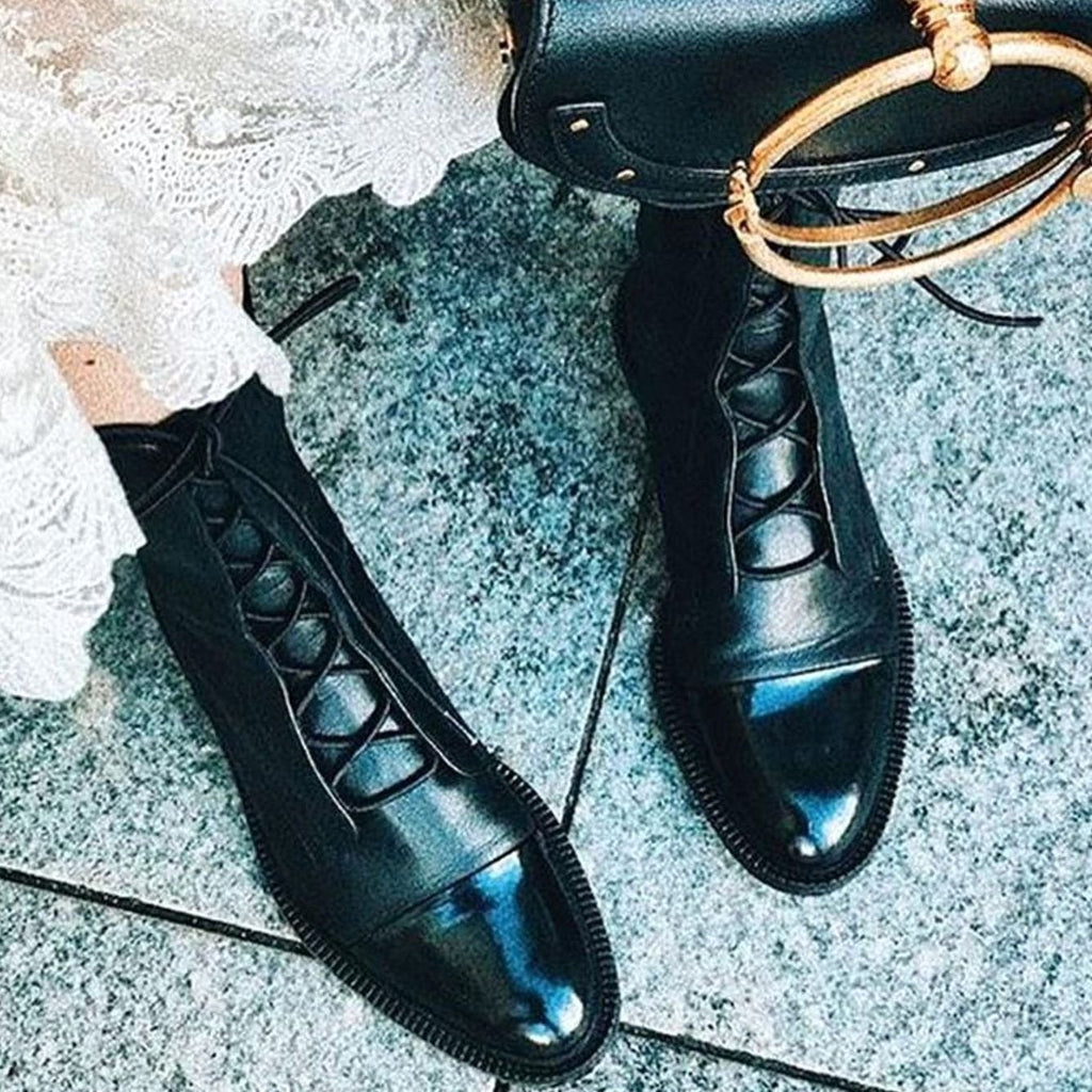 Aya | Elegant Snørede Ankelstøvler med Cap-Toe