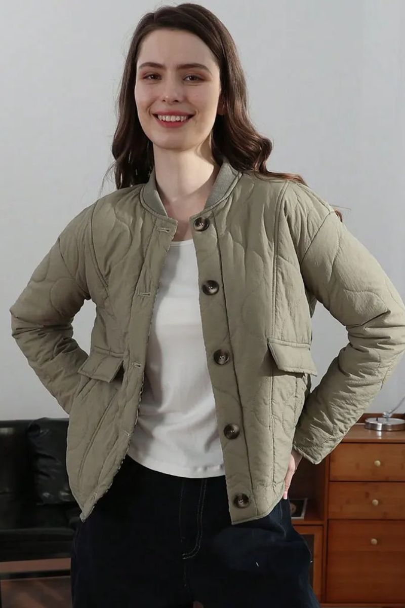 Clara | Elegant Quiltet Vinterfrakke med Mønstrede Ærmer