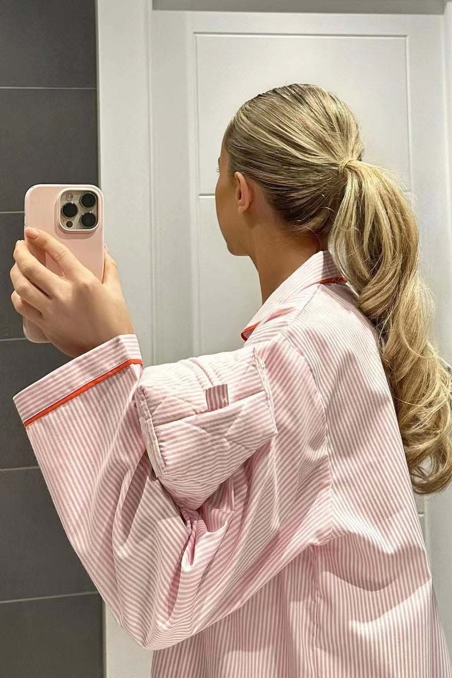 Ellen | Sofistikeret Stribet Nattøj Dame Pyjamasæt med Hjerteknapper