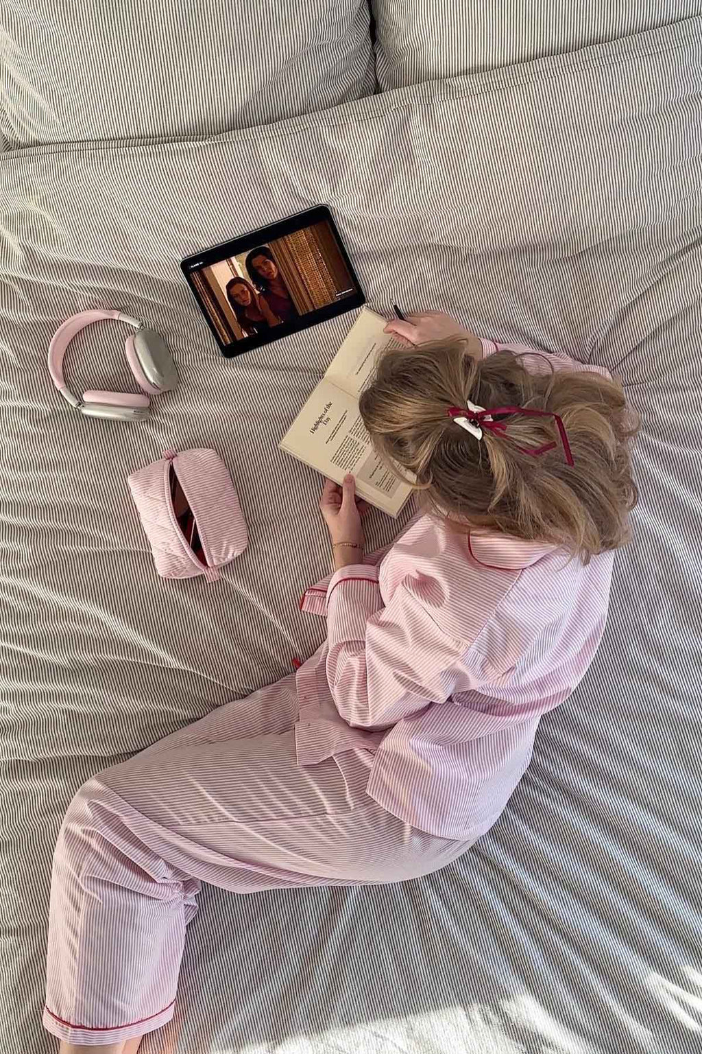 Ellen | Sofistikeret Stribet Nattøj Dame Pyjamasæt med Hjerteknapper