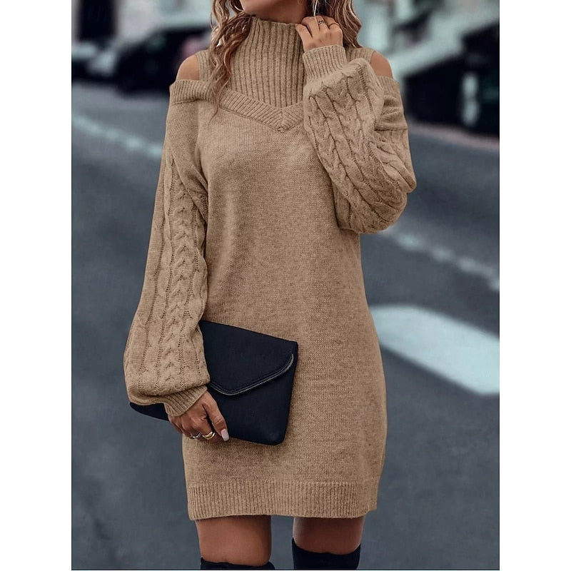 Esther | Hyggelig Strik Kjole med Cold-Shoulder og Rullekrave