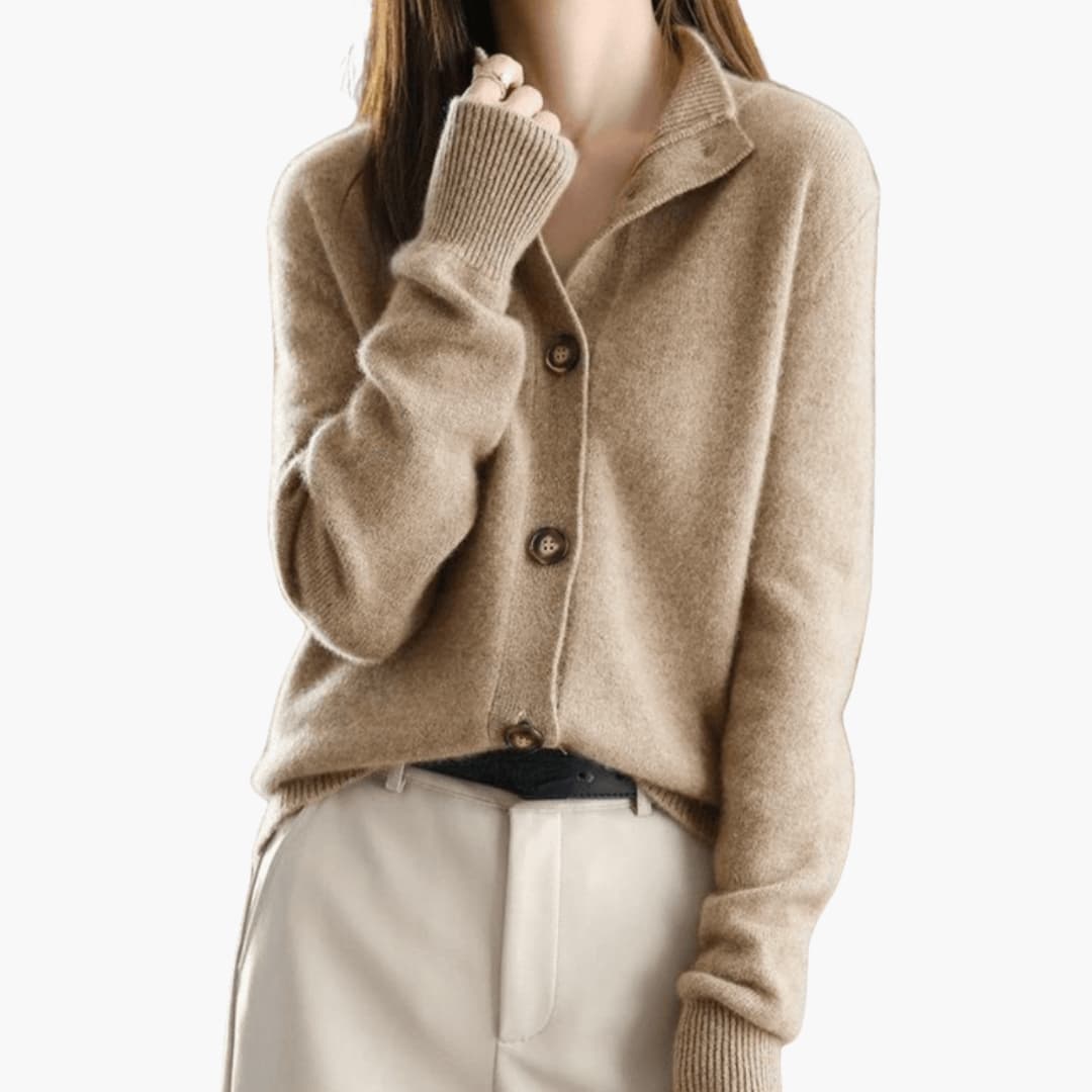 Esther | Stilfuld Cardigan Dame med Reverskrave og Knaplukning