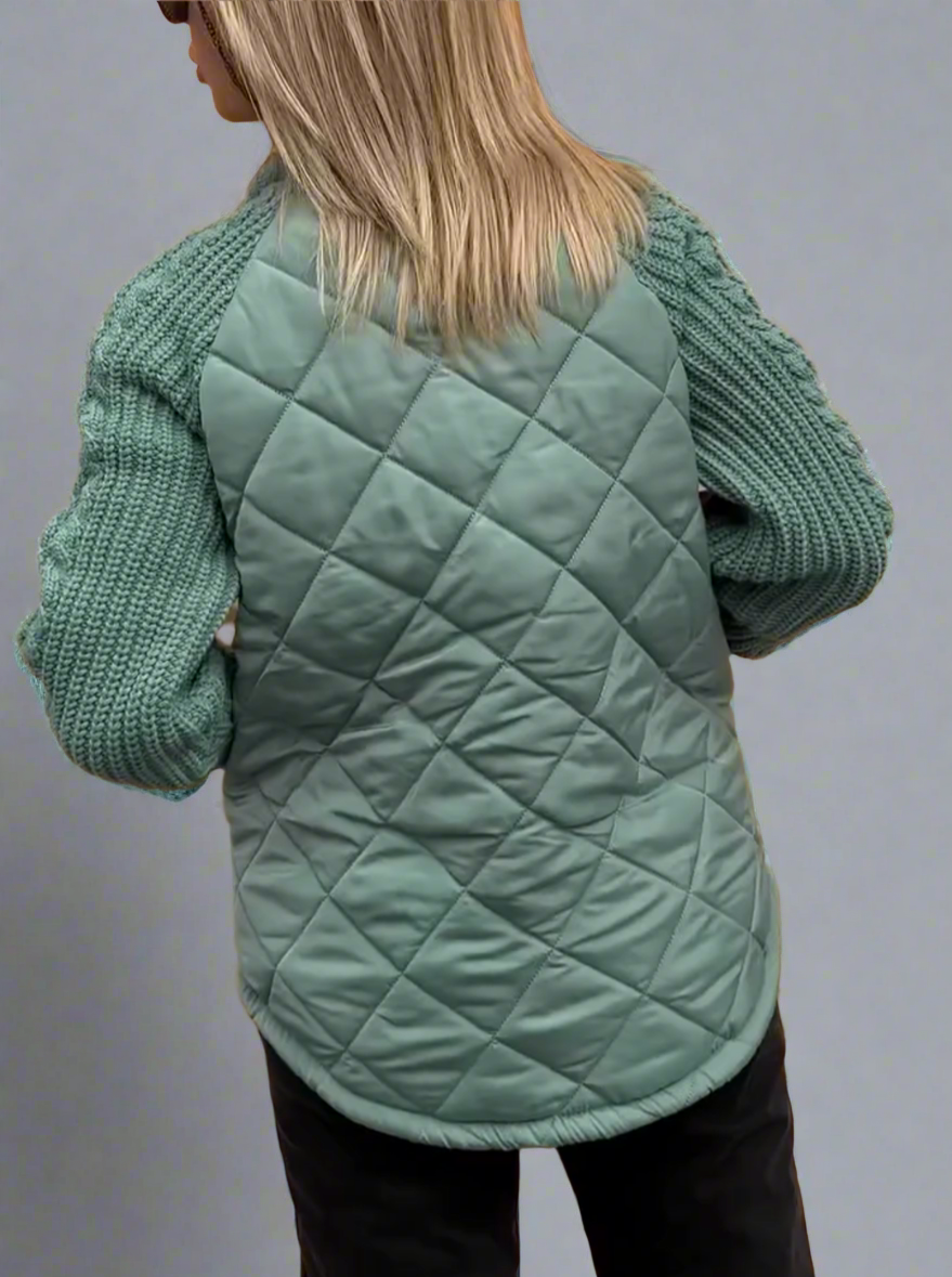 Ingrid | Stilfuld Quiltet Vinterfrakke med Strikkede Ærmer