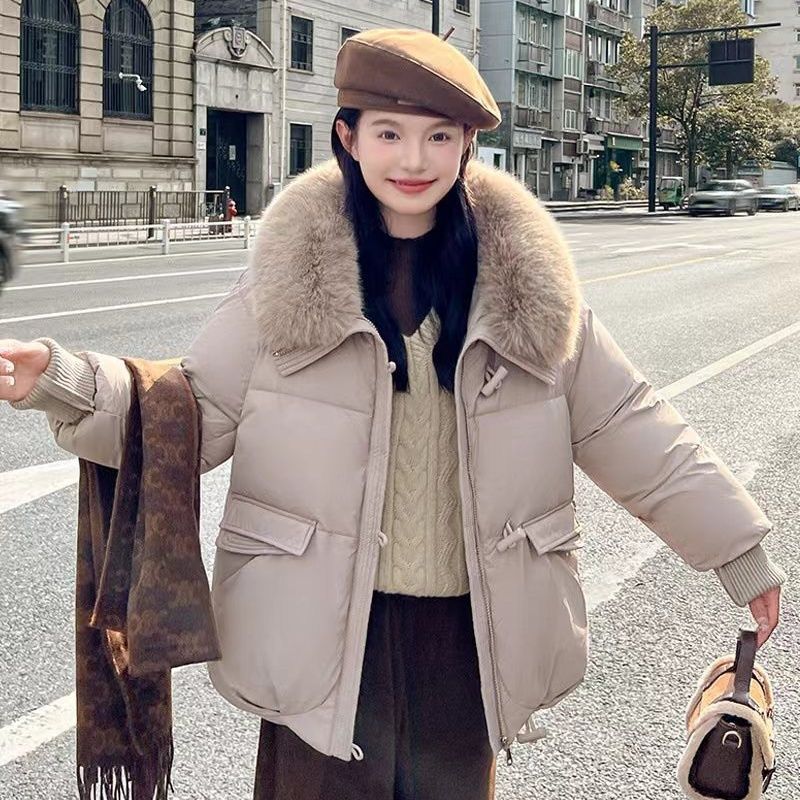 Isabella | Afslappet Oversize Dynejakke med Pelskrave