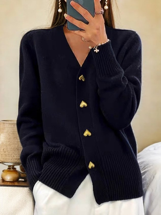Karla | Chik Cardigan Dame med Hjerteknapper og V-hals