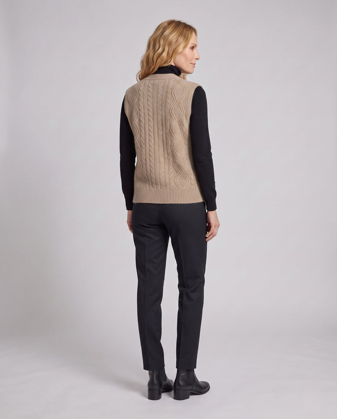 Kelly | Effortless Cable Knit Button-Front Sweater Vest