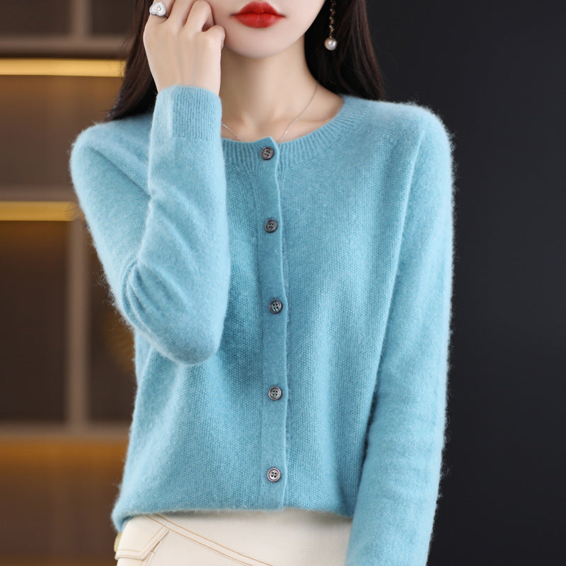 Laura | Raffineret Cardigan Dame med Rund Hals og Knapper