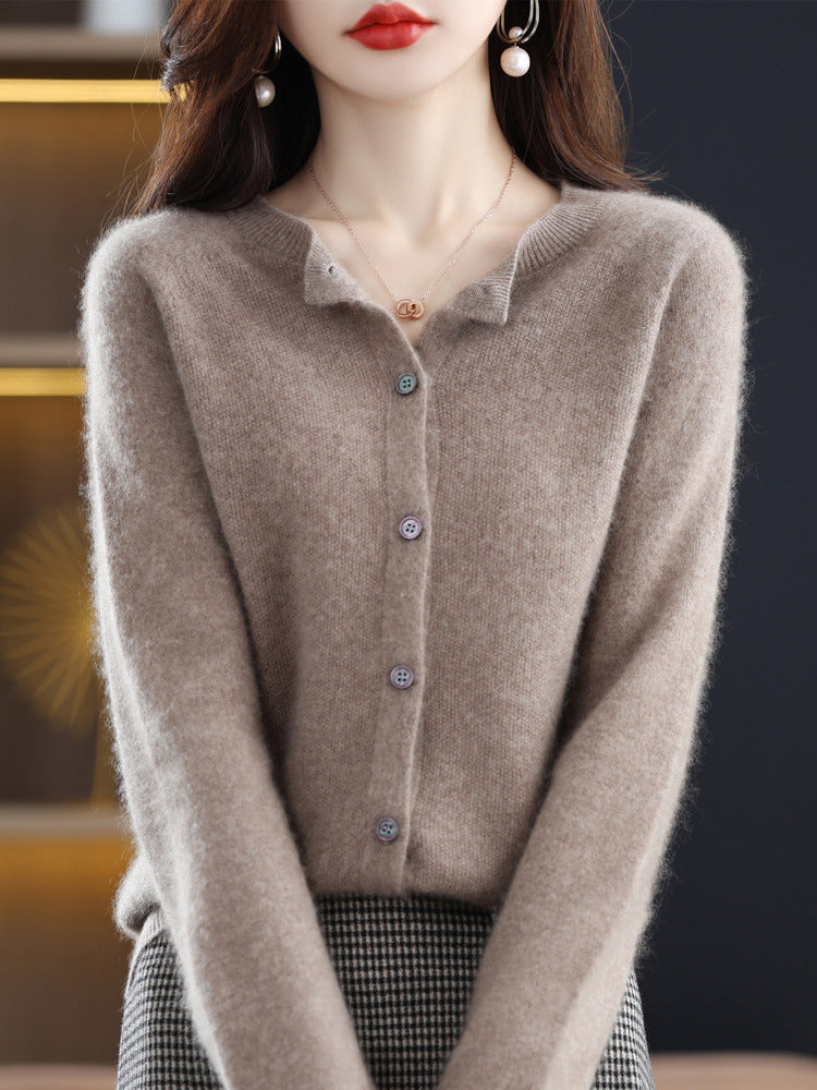 Laura | Raffineret Cardigan Dame med Rund Hals og Knapper