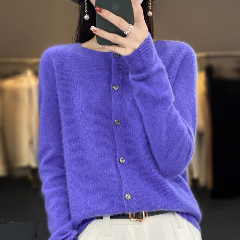 Laura | Raffineret Cardigan Dame med Rund Hals og Knapper