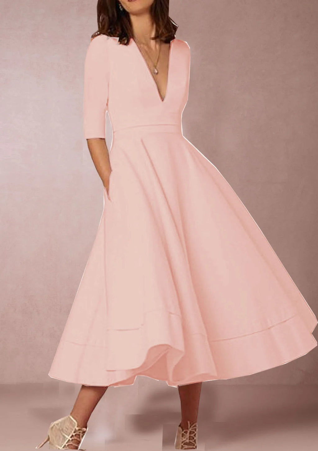 Maja | Elegant Dybt V-hals Midikjole til Julefrokost