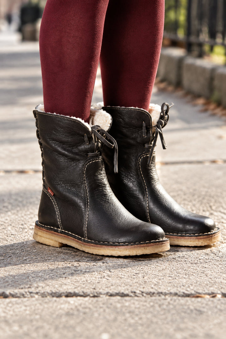 Nicole | Relaxed Shearling-Lined Lace-Up Winter Boots