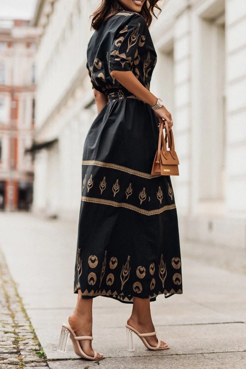 Olivia | Stilfuld Bæltet Midi Gallakjole med Bohemisk Print