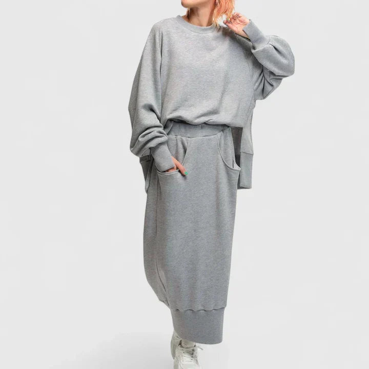 Sandra | Classic Oversized Sweatshirt and Maxi Skirt Set