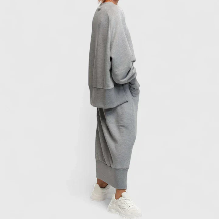 Sandra | Classic Oversized Sweatshirt and Maxi Skirt Set