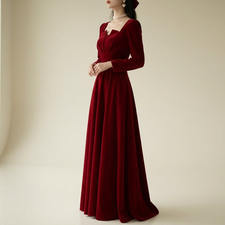 Susan | Refined Velvet Long Sleeve Square Neck Christmas Dress
