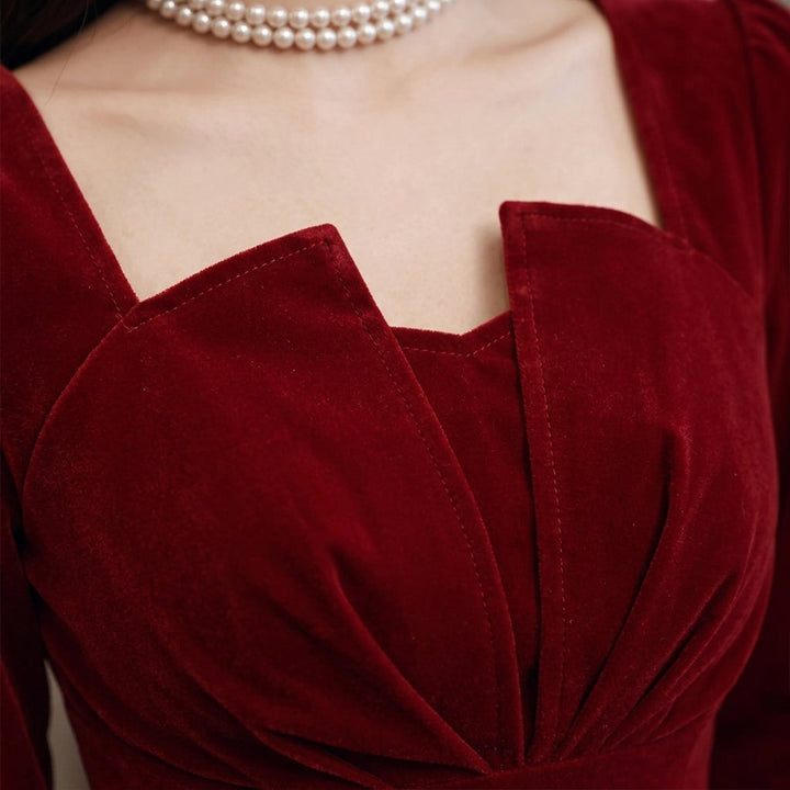 Susan | Refined Velvet Long Sleeve Square Neck Christmas Dress